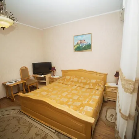 Готель «Вишневий Сад» Hotel