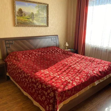 Готель «Вишневий Сад»