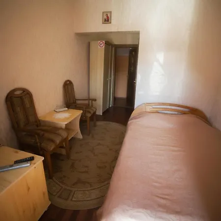 Готель «Вишневий Сад» Hotel *