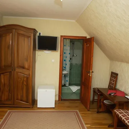 Готель «Вишневий Сад» Hotel