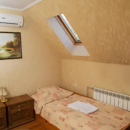 Готель «Вишневий Сад» Hotel *