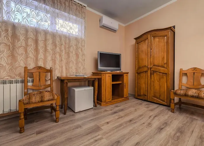 Готель «Вишневий Сад» Hotel *