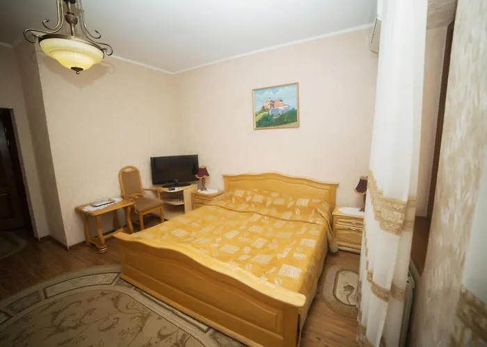 Готель «Вишневий Сад» Hotel