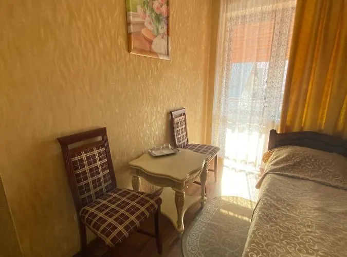Hotell Готель «Вишневий Сад» Mukatjeve