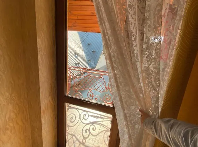 Готель «Вишневий Сад» Hotell Mukatjeve