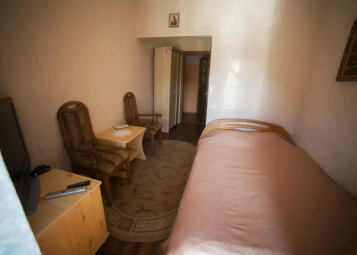 Готель «Вишневий Сад» Hotell *