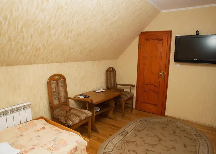 Готель «Вишневий Сад» Hotel Moekatsjeve